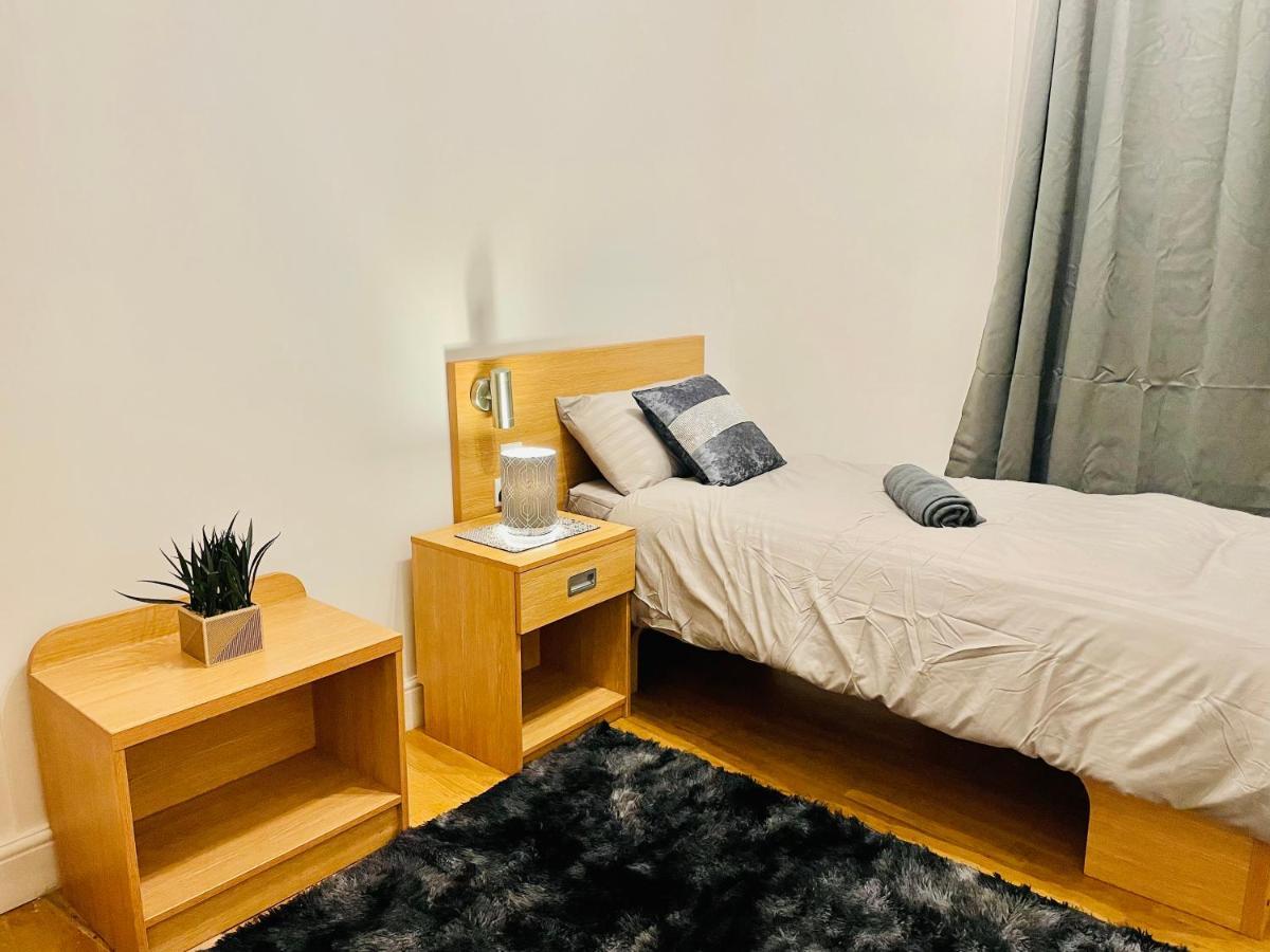 Mandarin Apartment Лондон Екстериор снимка
